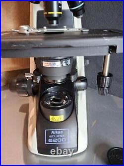 Nikon E200 Microscope with 4 E-plan objectives and binocular head, Halogen lamp